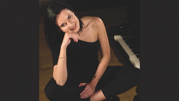 Mit Klavier und Stimme