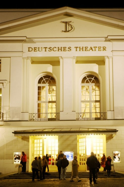 Eine der wichtigen deutschen Bühnen - das Deutsche Theater (dt) in Berlin. Dessen Intendant Ulrich Khuon war Festredner bei der Jubiläumsfeier zum 25-jährigen Bestehen des Theaters der Stadt Aalen.