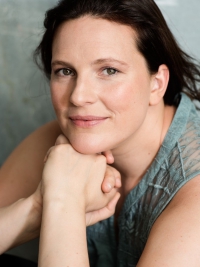 Anne Weinknecht spielt Margarete Brenz.