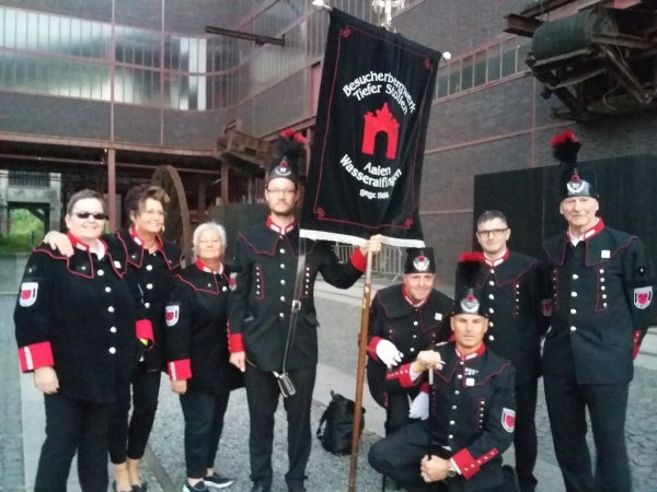 Roswitha Wallusch, Angelika Bittner, Elisabeth Schwindhammer, Alexander Schmidt, Harald Markscheffel, Achim Kopp, Joachim Grützmacher und Siegfried Grässle (v.l.n.r.)
